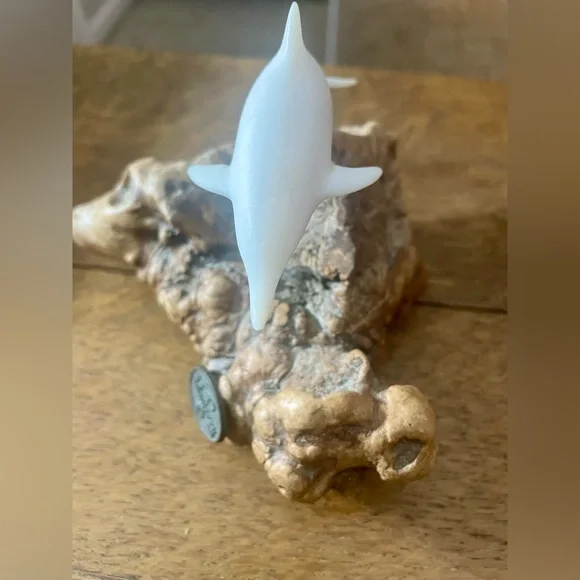 John Perry Vintage single dolphin Burlwood sculpture - Picture 5 of 10